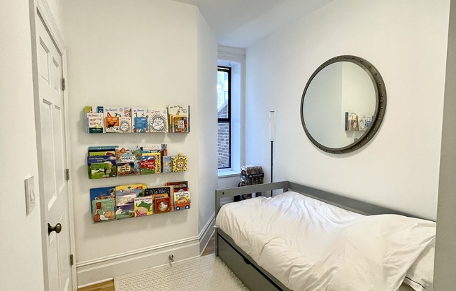 203 W 90 ST