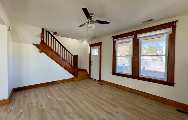 Fantastic 3-Bedroom Overlea Home with Open-Floor Plan!