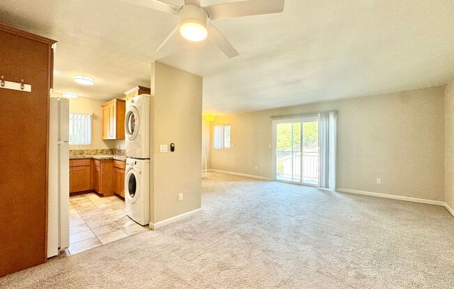 Beautiful 2Bd/1.5Ba Unit With Garage Parking Located In UTC!