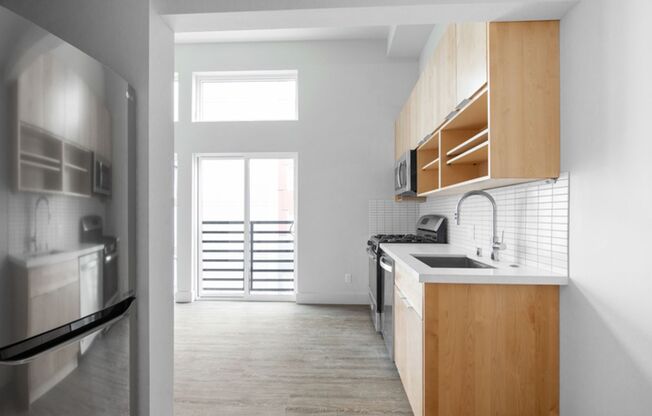 Studio, 1 bath, 332 sqft, $1,300