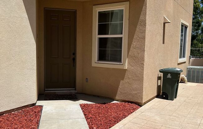Wonderful Eastlake Townhome, 3 bedroom, 2.5 bath home, 2 car garage!