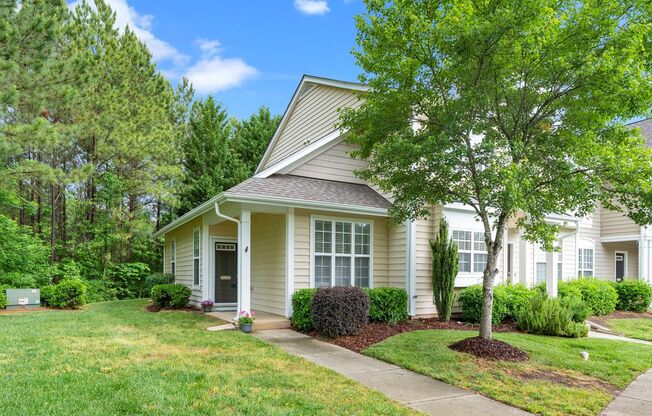 Sunlit 3-Bedroom End Unit Townhome in Durham!