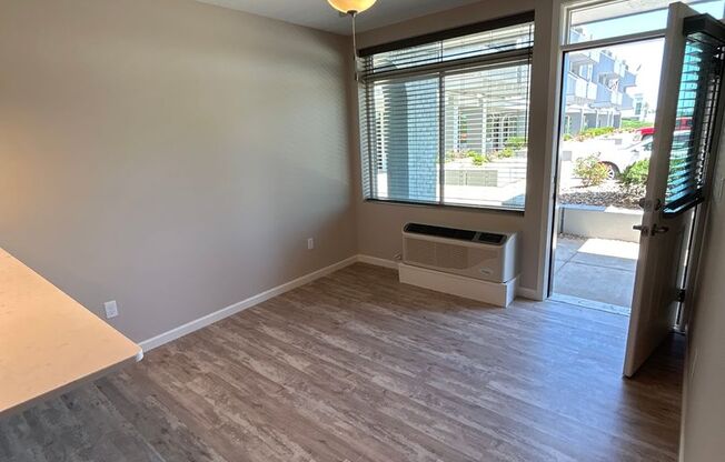 Studio, 1 bath, 500 sqft, $995, Unit 07