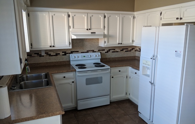 2 beds, 2 baths, $1,400