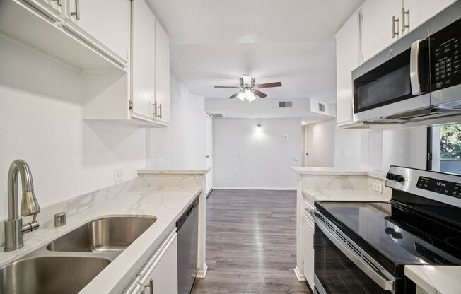 2 beds, 2 baths, 905 sqft, $1,948, Unit 103