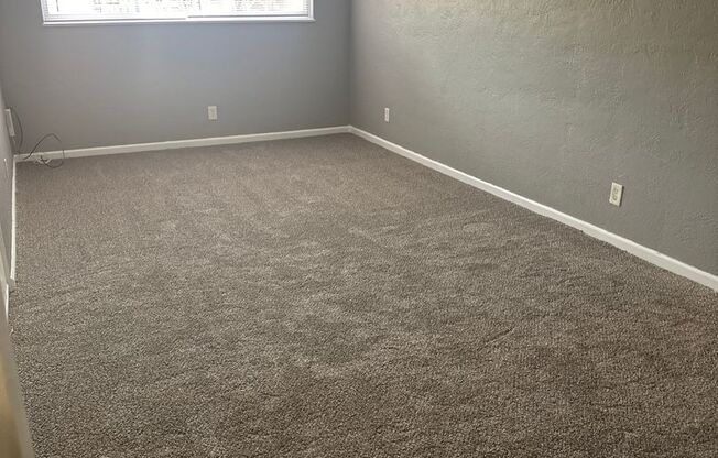 2 beds, 1 bath, 750 sqft, $970, Unit B12 1041 09