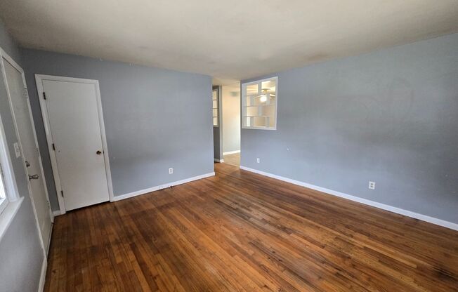 3 beds, 2 baths, $1,200