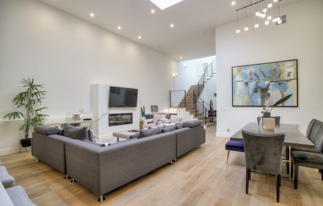 SOMA luxury multi-function 6BR single family house - Center of Downtown Tech Sector