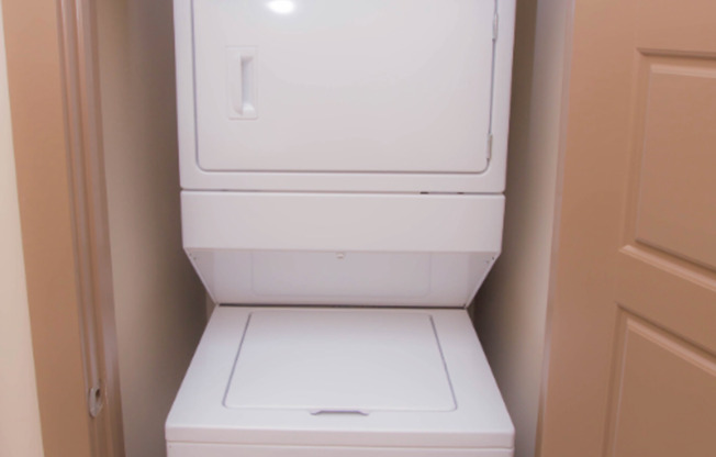 1 bed, 1 bath, 890 sqft, $1,399, Unit 881-405