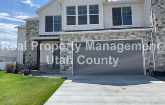 5 beds, 3.5 baths, $3,100