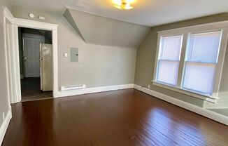 1 bed, 1 bath, $700, Unit 2