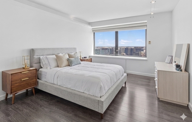 1 bed, 1 bath, 862 sqft, $4,100, Unit 33E