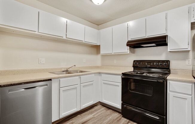 1 bed, 1 bath, 691 sqft, $945, Unit 215 P