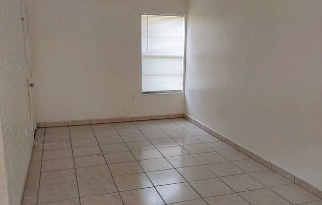 1 bed, 1 bath, $1,750, Unit B24