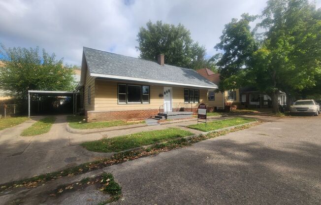 2 Bedroom 1 Bath House on the Northside