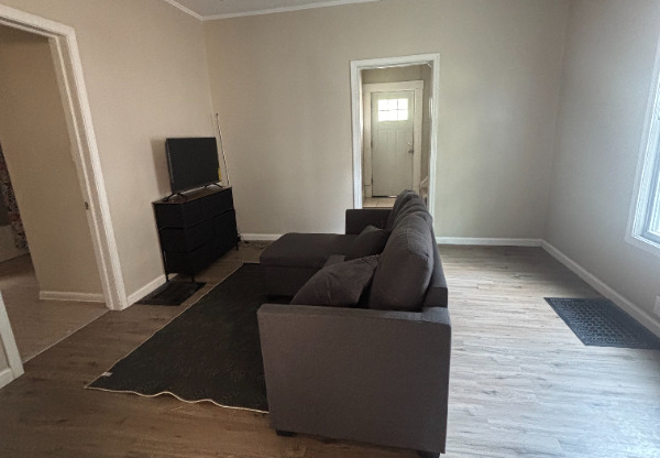 111 SWEET ST NE