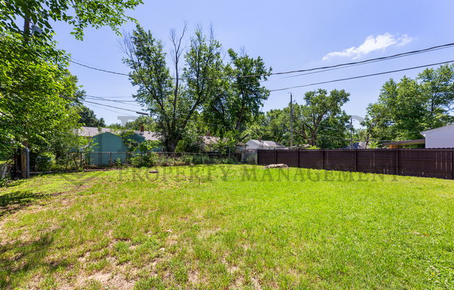 1932 S PARKWOOD LN