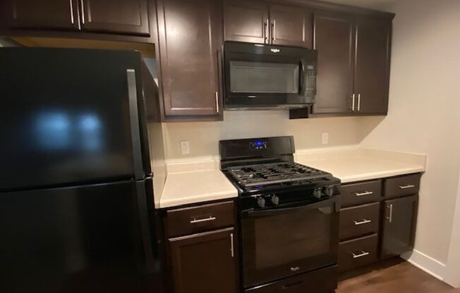 1 bed, 1 bath, 1,083 sqft, $1,796, Unit 2211-204