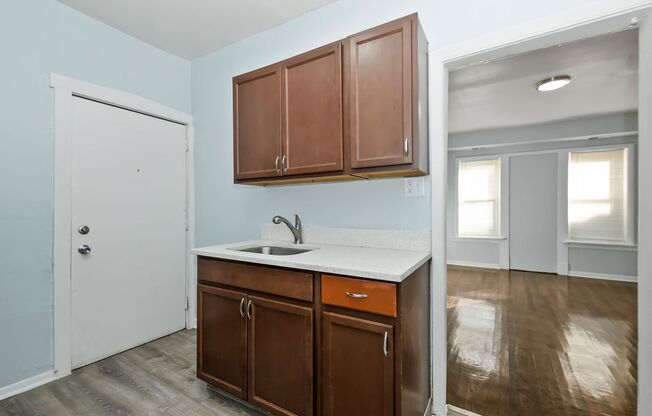 Studio, 1 bath, 650 sqft, $912.08, Unit 6100-2W