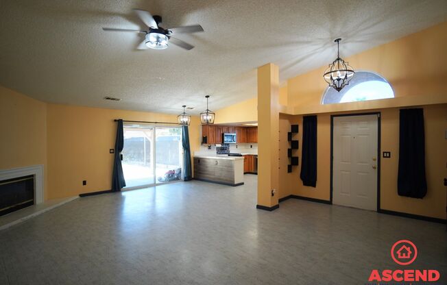 Gorgeous Home in Shafter!