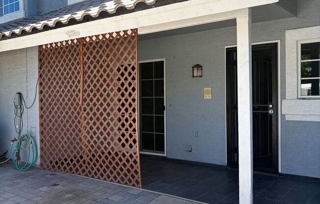 **WONDERFUL & SPACIOUS 3 BEDROOM/2.5 BATHROOM TOWNHOUSE IN CHANDLER (RAY & MCQUEEN)**