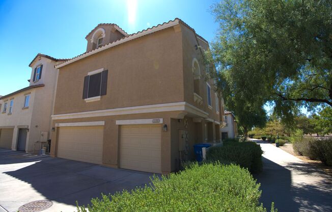 Comfort with Resort-Style Living 2BED/2BATH in Gilbert!