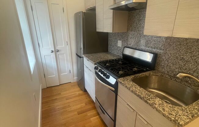 Studio, 1 bath, 9,999 sqft, $1,495, Unit 21-22