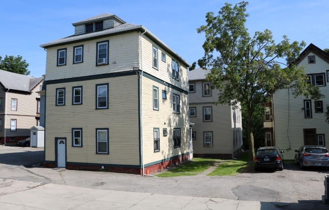34 DOYLE AVE