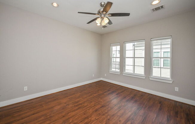 3 beds, 3.5 baths, 2,427 sqft, $2,900, Unit C