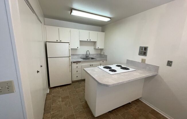 2 beds, 1 bath, 800 sqft, $1,395, Unit 4