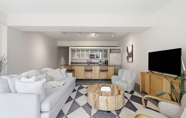 1 bed, 1 bath, 917 sqft, $4,500, Unit 414