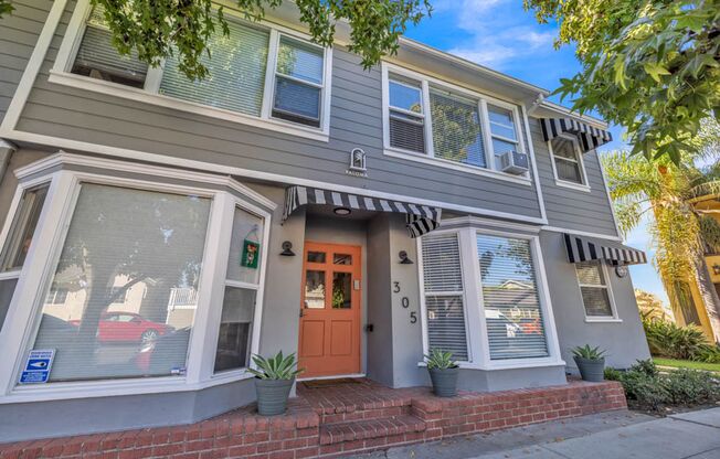 Spacious Studio in Bluff Heights (Pet Friendly)