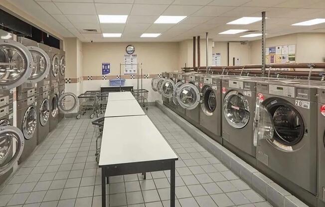 Studio, 1 bath, 499 sqft, $3,500, Unit 711