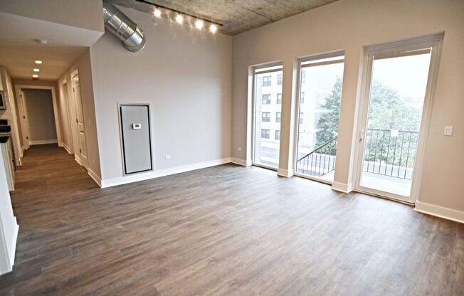 3 beds, 2 baths, 1,215 sqft, $4,800, Unit 3833-301