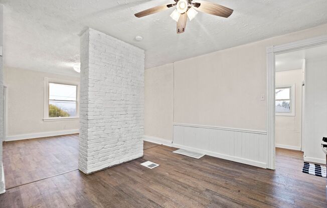 Stunning 2 bedroom home in Port Vue available August 1!