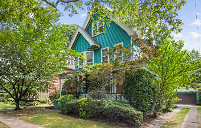 215 STRATFORD RD