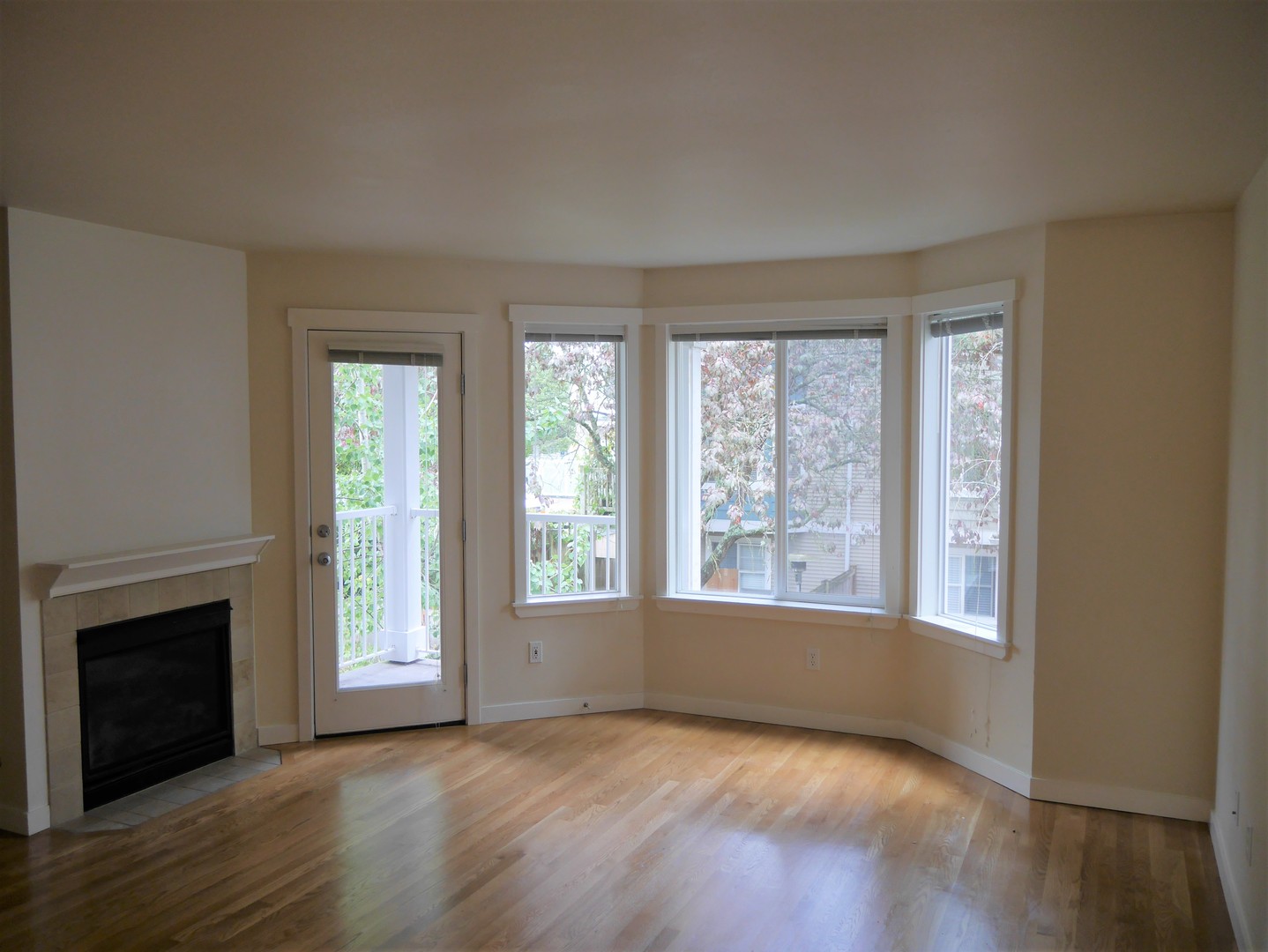 Lovely Lake City 3 Bed Townhome