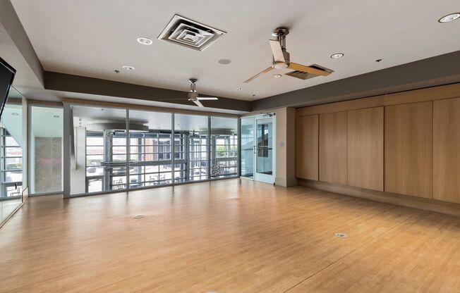 1 bed, 1 bath, $2,295, Unit Unit 1816