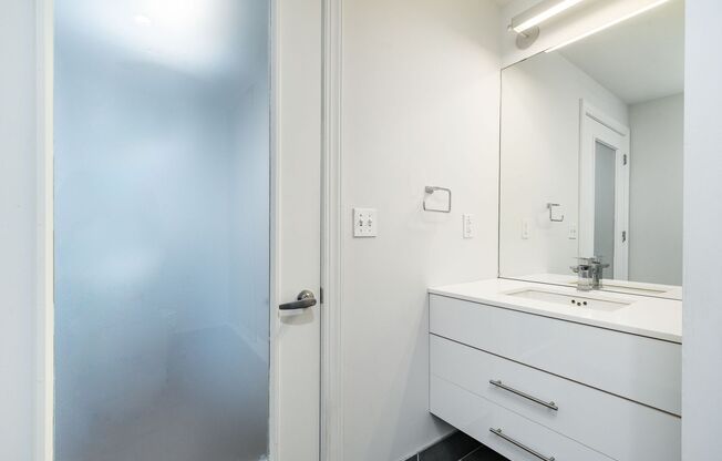 1 bed, 1 bath, 660 sqft, $1,688, Unit 301