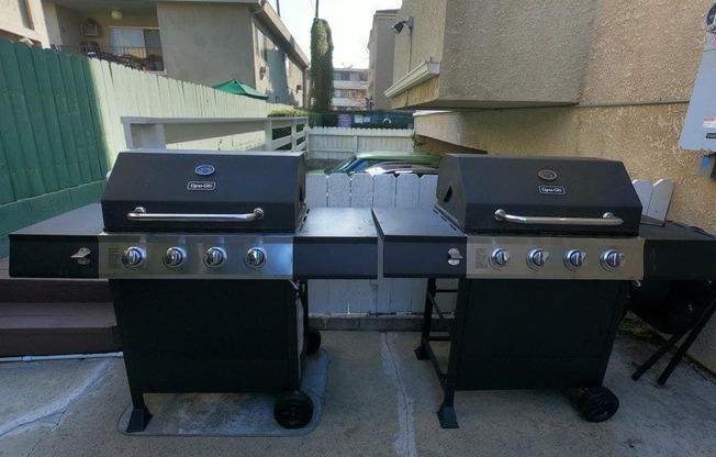 Outdoor barbeques at Tilden 2 Apartments.