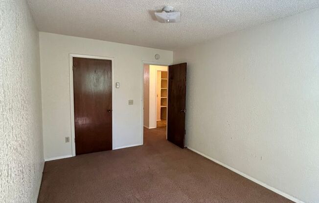 44 6th Street Apartments