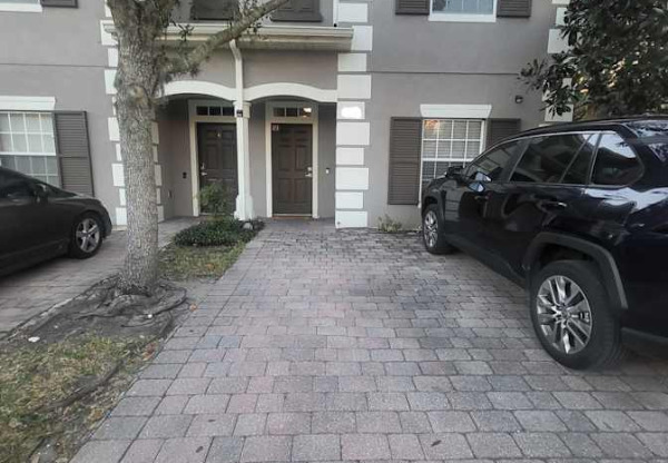2369 CARAVELLE CIR