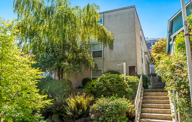 WHIT Whitman Apartments