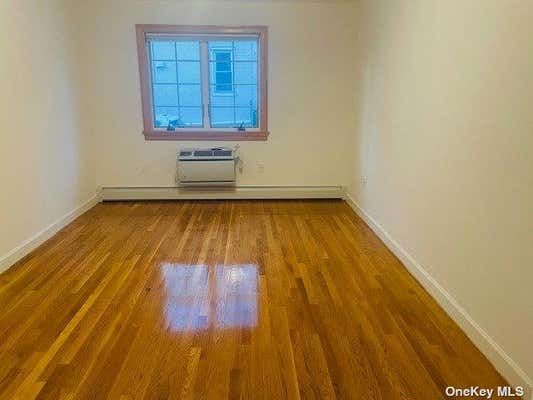 2 beds, 3 baths, 2,100 sqft, $4,000