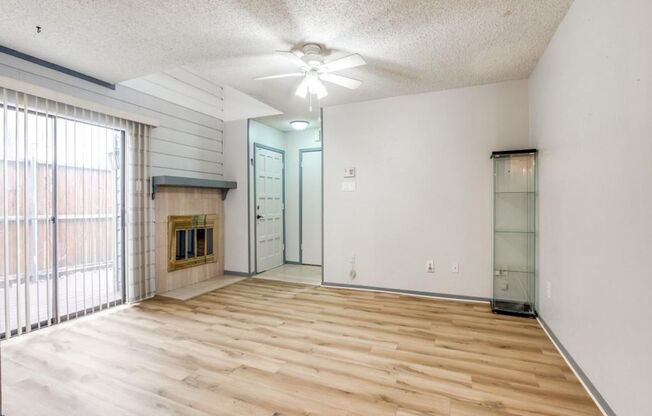 2 beds, 2 baths, $1,900, Unit # 22B