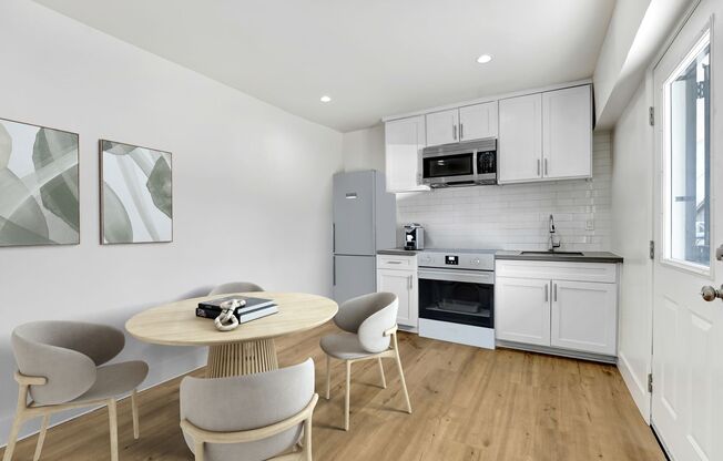 10028 San Fernando Rd.