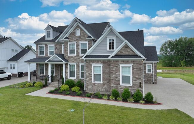 **EXECUTIVE 2022-BUILT HOME IN WILLIAMSON COUNTY ZONED FOR PAGE MIDDLE AND PAGE HIGH**