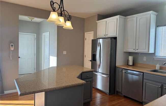 4 beds, 2.5 baths, 2,288 sqft, $2,800, Unit Madison Park 208
