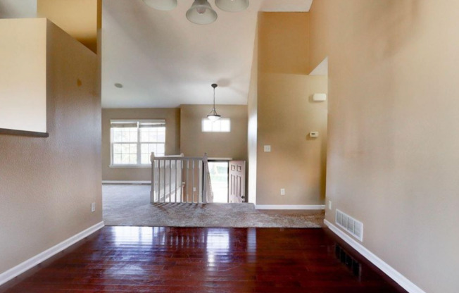 Warm & Welcoming 3 Bedroom Near 192nd & Q St!!