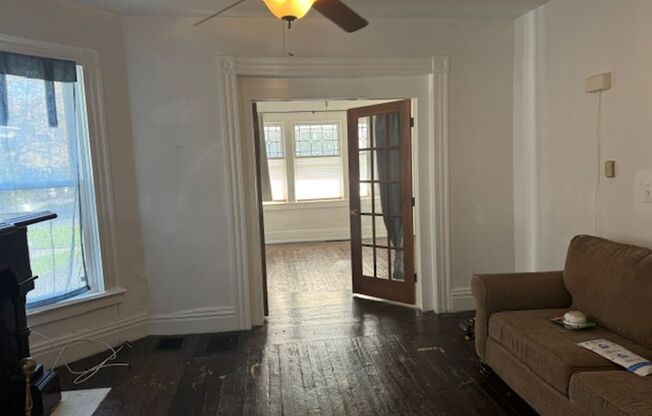 1 bed, 1 bath, $975, Unit Apt 1